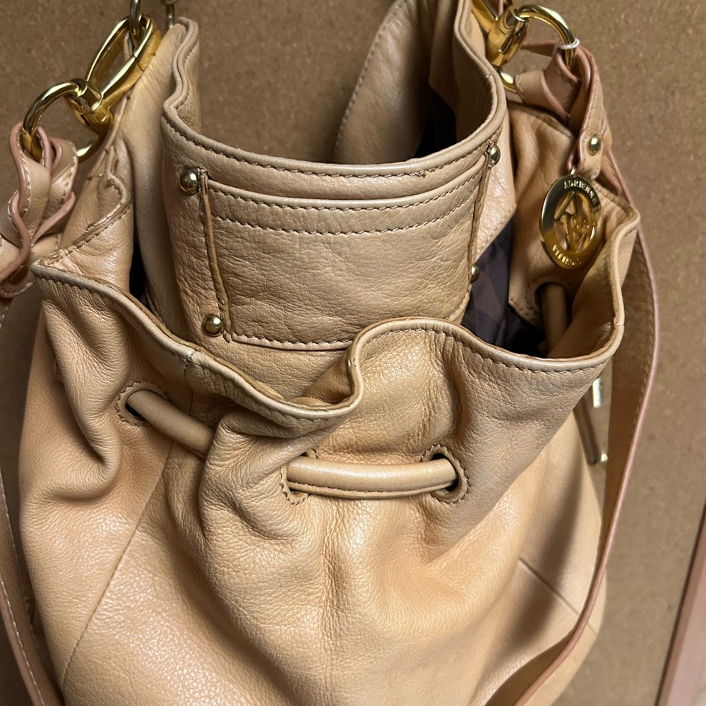 Elegant Tan Leather Women's Bag